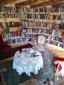 The Hästekasen wooden circular library